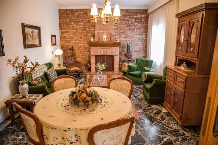 קאלאבאקה Traditional Antique Deco House מראה חיצוני תמונה